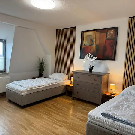 Apartmenthaus Weimarblick - Gratis Stellplätze - Wlan - Smarttv - Zentral In Apartment