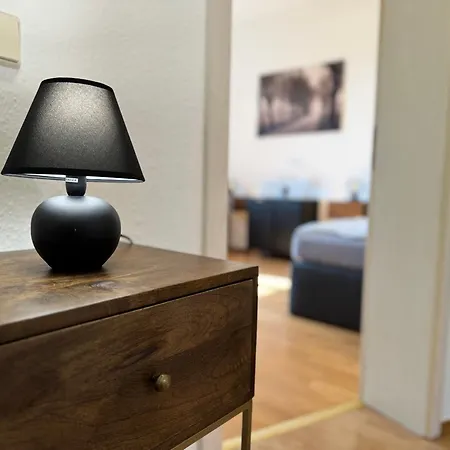 Apartmenthaus Weimarblick - Gratis Stellplätze - Wlan - Smarttv - Zentral In Apartment