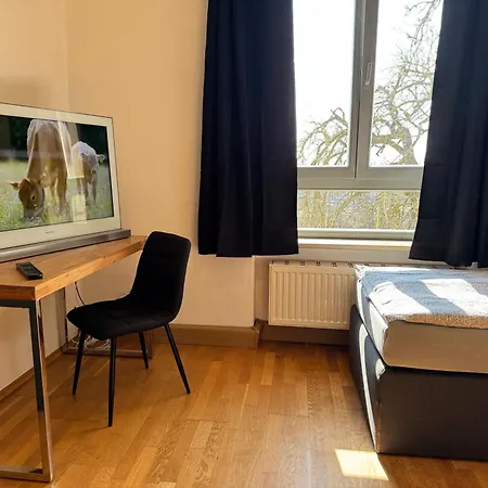 Apartmenthaus Weimarblick - Gratis Stellplaetze - Wlan - Smarttv - Zentral In Weimar (Thuringia)