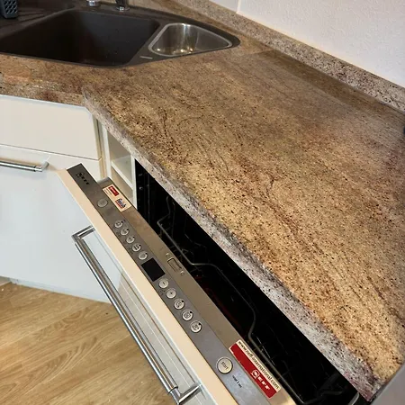 Appartamento Apartmenthaus Weimarblick - Gratis Stellplaetze - Wlan - Smarttv - Zentral In Weimar (Thuringia)