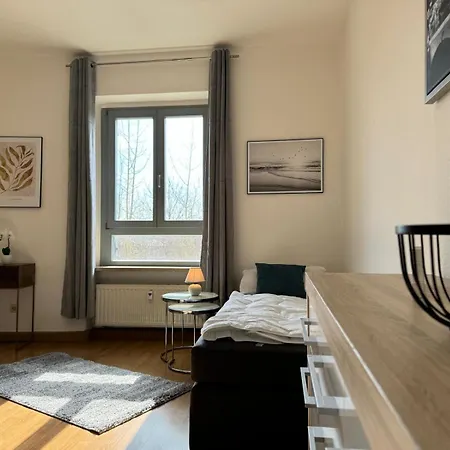 Apartmenthaus Weimarblick - Gratis Stellplaetze - Wlan - Smarttv - Zentral In Apartment *