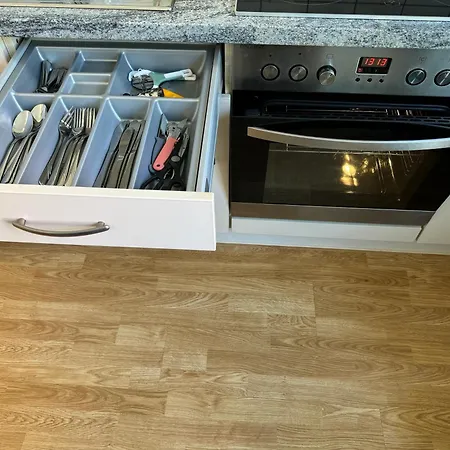 Apartment Apartmenthaus Weimarblick - Gratis Stellplaetze - Wlan - Smarttv - Zentral In *