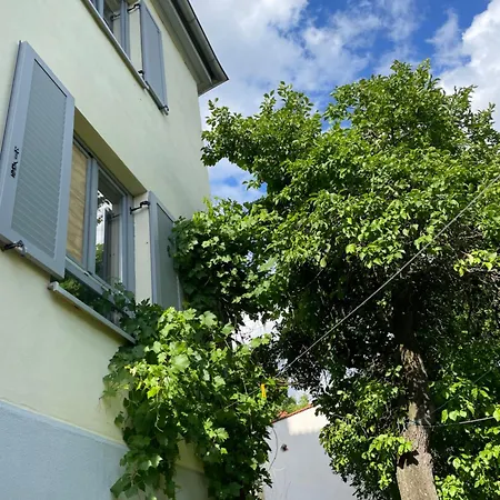 Апартаменты Apartmenthaus Weimarblick - Gratis Stellplaetze - Wlan - Smarttv - Zentral In *