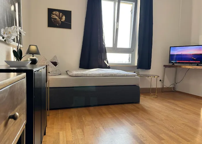 Daire Apartmenthaus Weimarblick - Gratis Stellplaetze - Wlan - Smarttv - Zentral In *